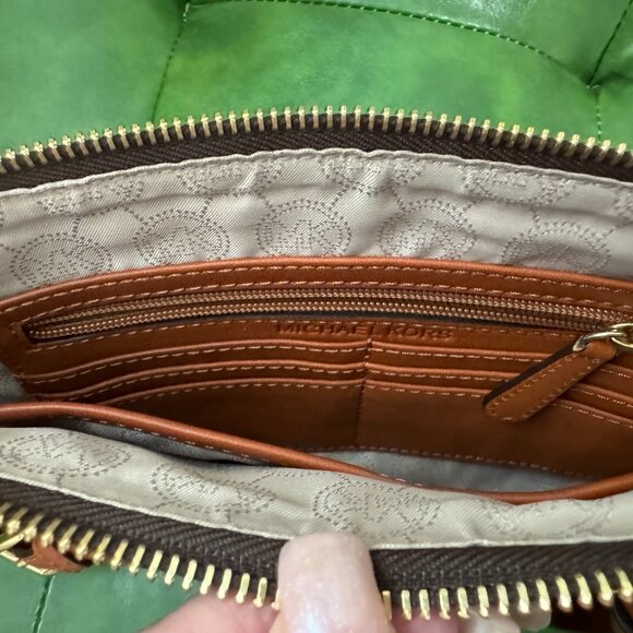 Michael Kors Fallon Large Zip Clutch-- Like NEW! - Picture 2 of 3